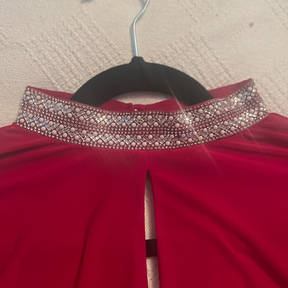 Perception concept, size XL, RED with “diamond” neck detail.